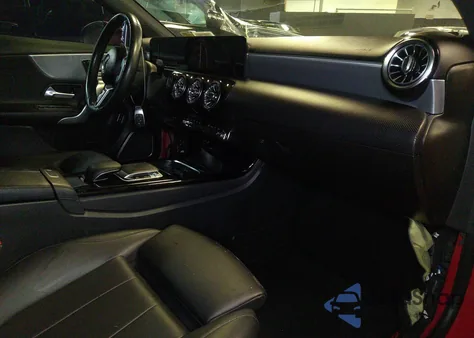 2019 Mercedes-Benz A 220 4Matic z USA, uszkodzony, nr VIN WDD3G4FB3KW018670